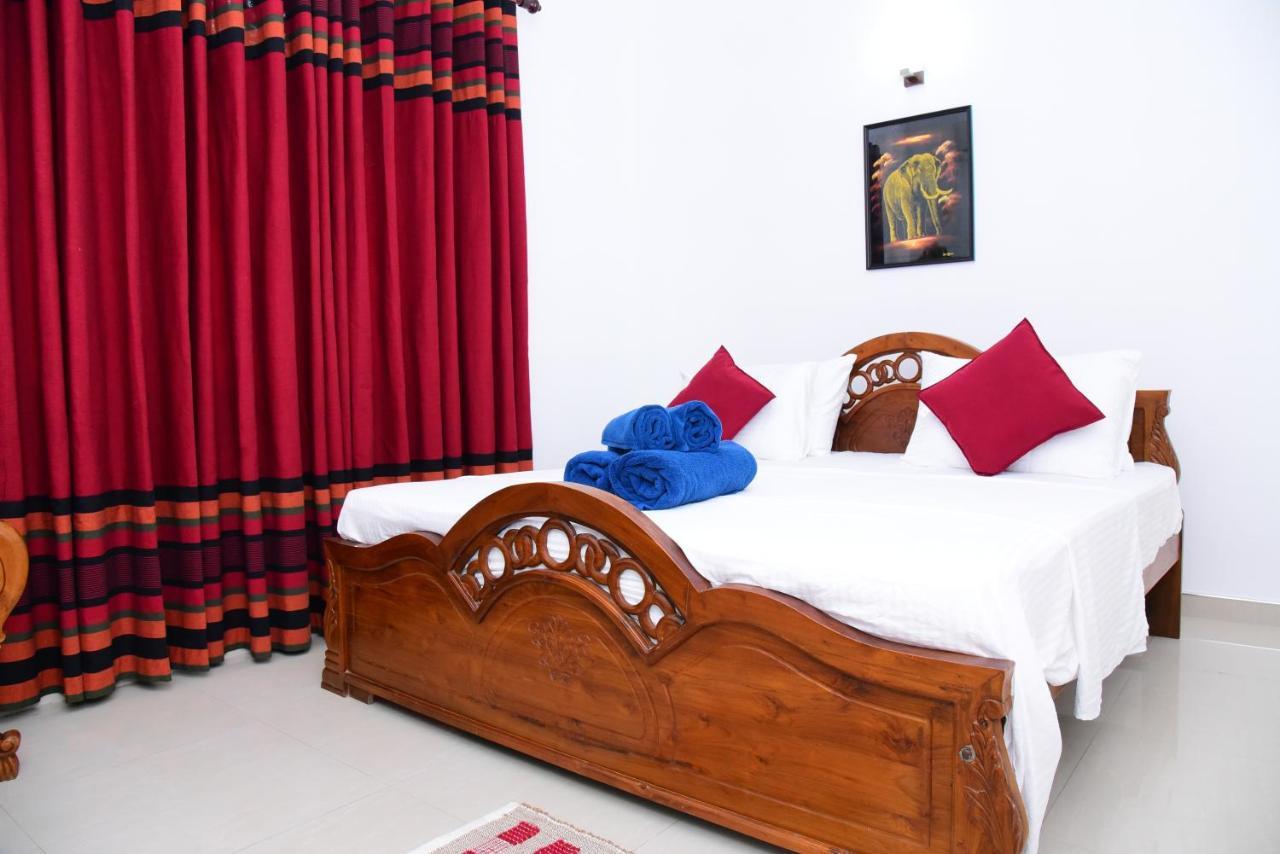 White Villa Airport Transit Hotel Katunayake Exterior photo